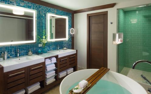 Sandals Barbados-Crystal Lagoon One Bedroom Butler Honeymoon Suite with Balcony Tranquility Soaking Tub 2_13626